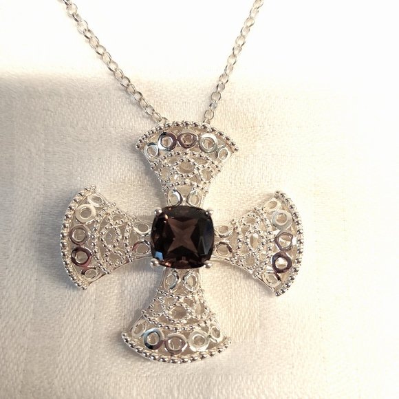 Pierced Sterling Silver Maltese Cross with Smoky topaz center Necklace - Picture 1 of 12